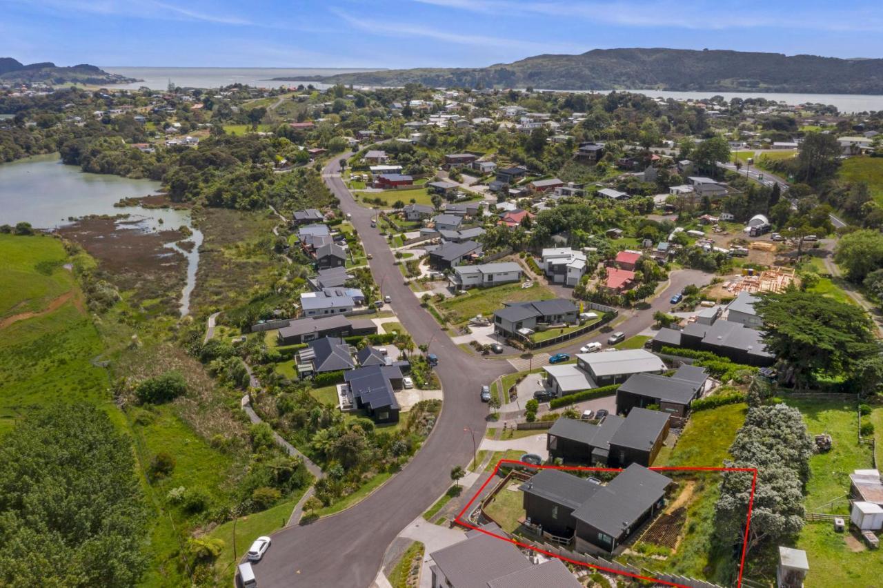 R And R At Robertson - Raglan Holiday Home Esterno foto
